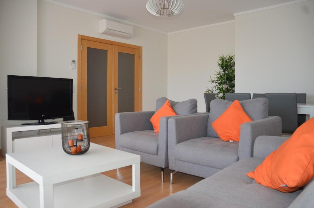 Algarve T2 Apartment With Pool And Balcony In Olhão Eksteriør bilde