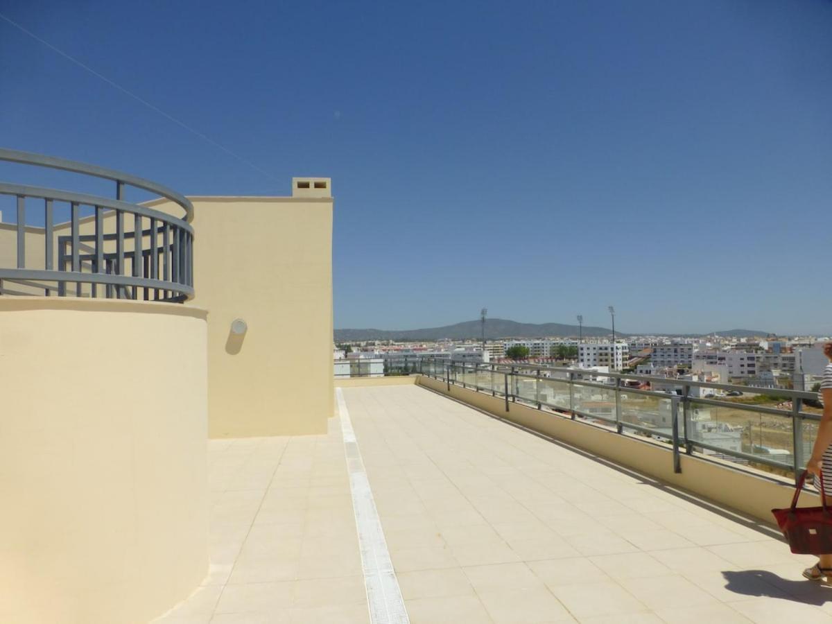 Algarve T2 Apartment With Pool And Balcony In Olhão Eksteriør bilde
