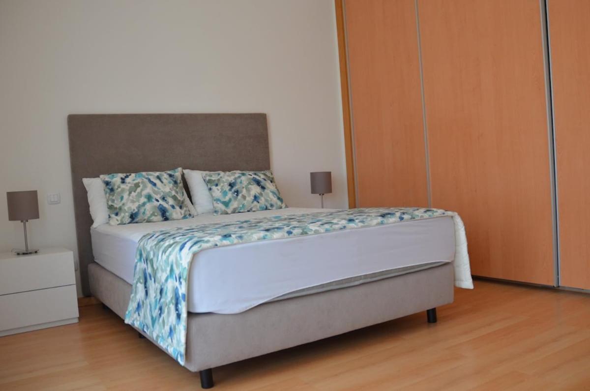 Algarve T2 Apartment With Pool And Balcony In Olhão Eksteriør bilde